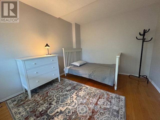 Building Photo - 18 Holland Park Ave