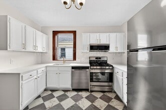 Building Photo - 5324 Nagel Ave