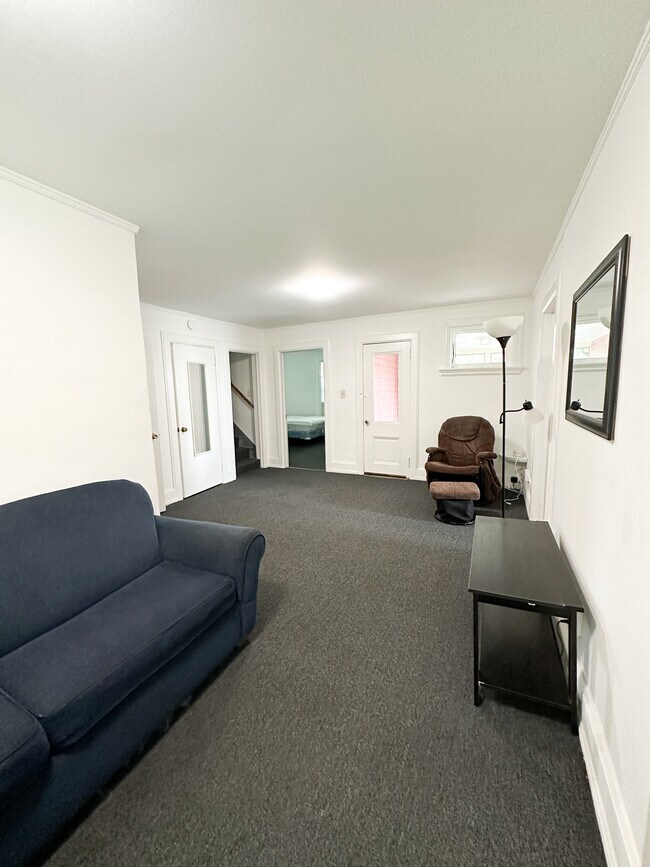 Sala de estar - 209 Stewart Ave