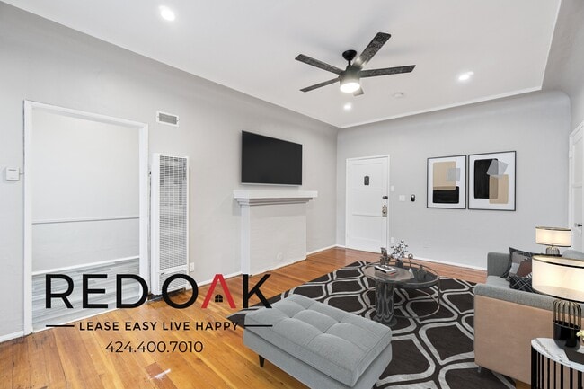 Building Photo - Stunning One Bedroom with Tons of Natural ...