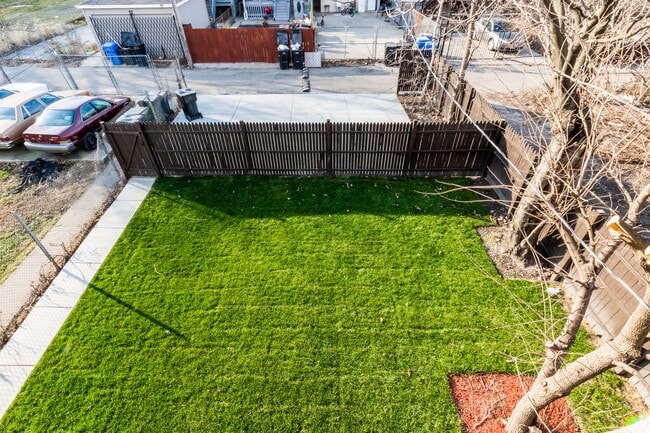 View of backyard - 634 N Hamlin Ave