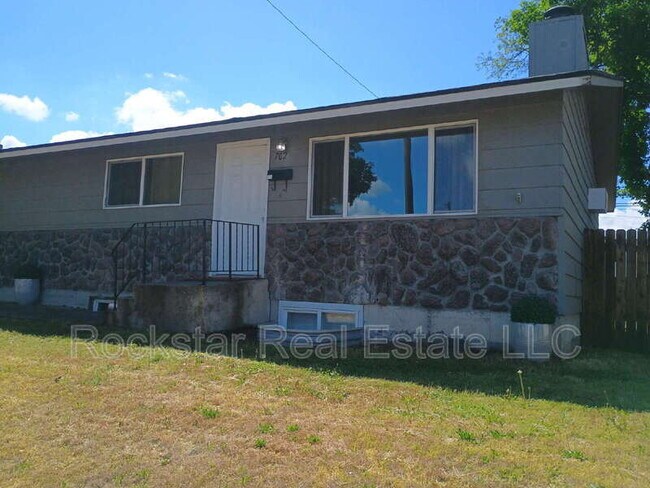 Foto del edificio - 702 E Bridgeport Ave