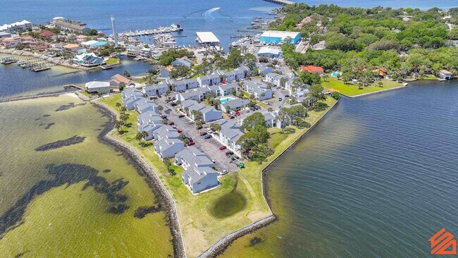 Foto del edificio - 103 Old Ferry Rd