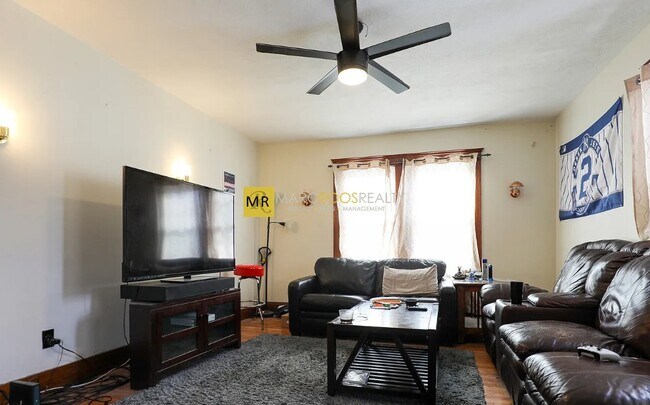 Building Photo - 6 Oliva Rd