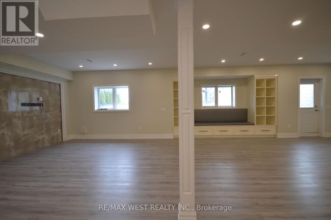 Building Photo - 165 Woodgate Pines Dr