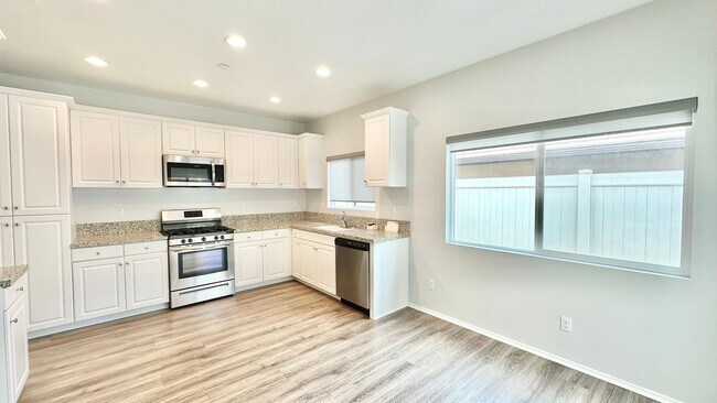 Building Photo - Newer & Lovely Two-Story Home in the New C...