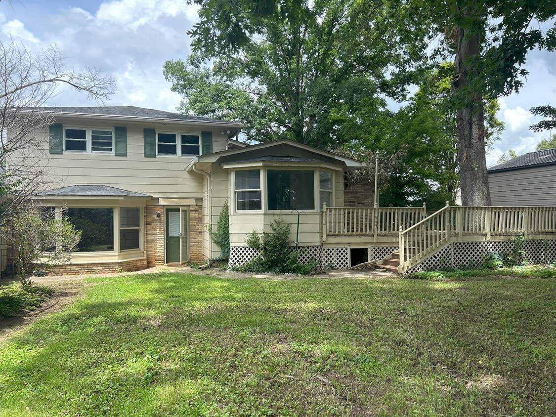Primary Photo - 2109 Villaret Dr SW
