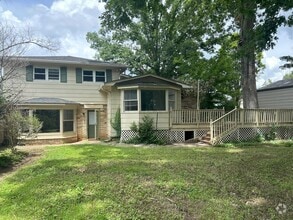 Building Photo - 2109 Villaret Dr SW