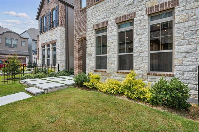 Foto del edificio - 7114 Laurel Ridge