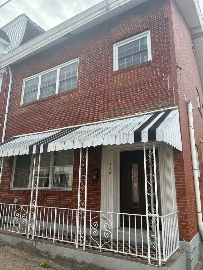 Foto del edificio - SPACIOUS LAWRENCEVILLE 3 BED 2.5 BATH! PERFECT LOCATION!