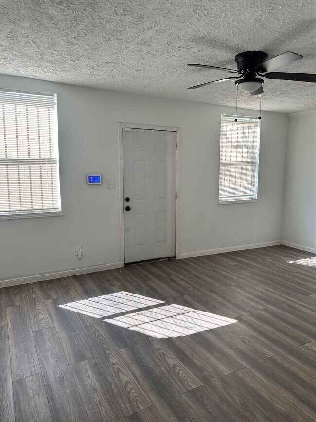 Foto del edificio - 978 Ringold St