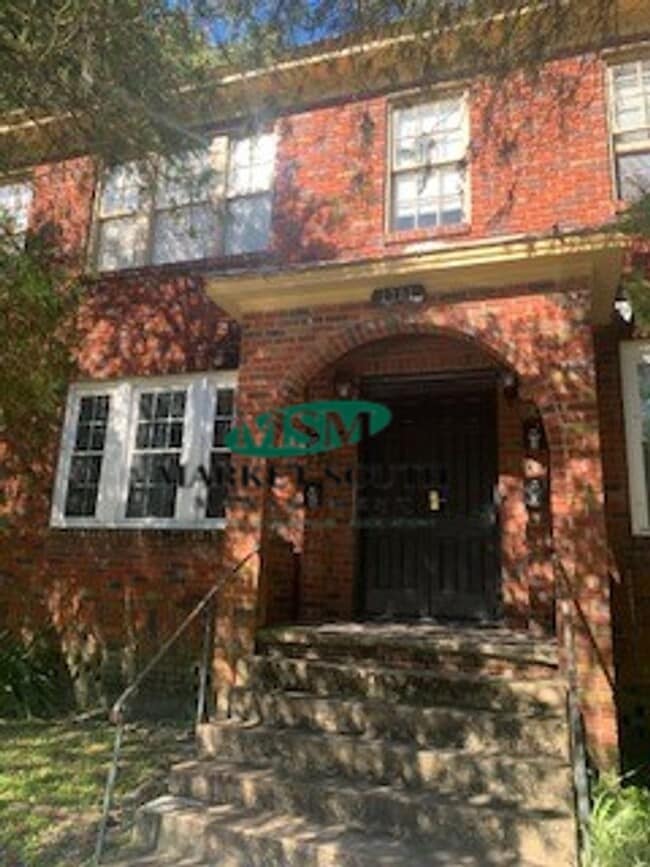 Building Photo - *APPLICATION PENDING!! MIDTOWN APARTMENT