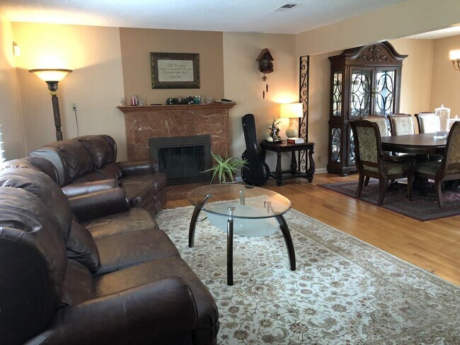 Foto del edificio - 1220 Brenton Ave