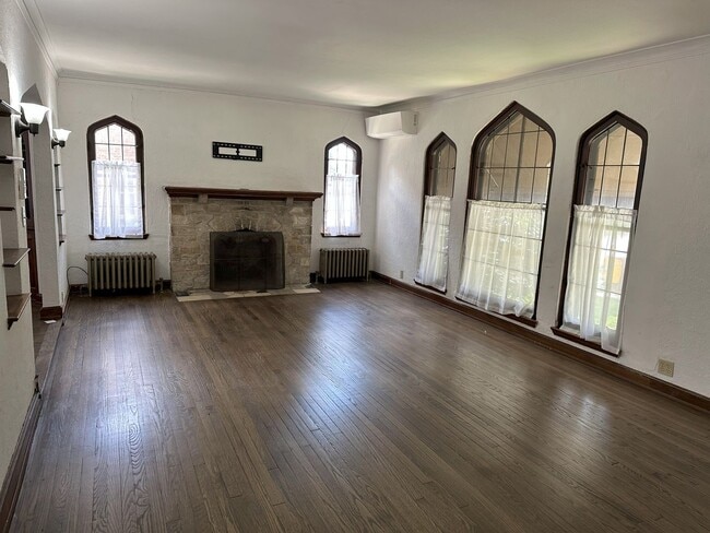Foto del edificio - 1328-1330 Martha Washington Dr