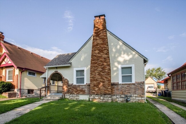 Building Photo - 6210 Agnes Ave