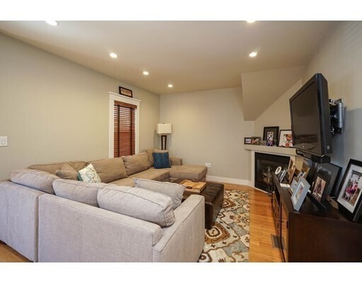 Building Photo - 23 Cheverus Rd