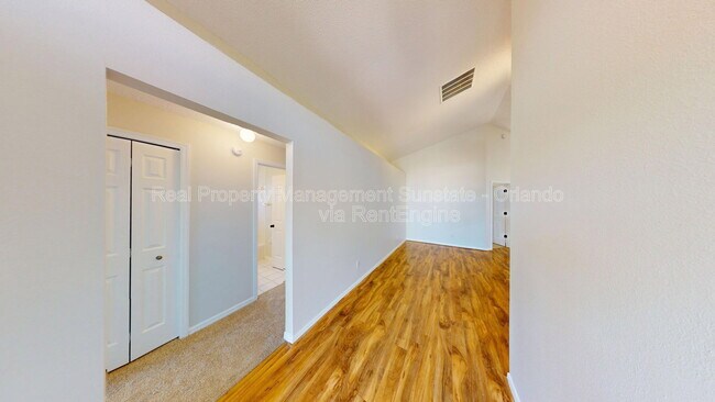 Foto del edificio - 5662 Rywood Dr