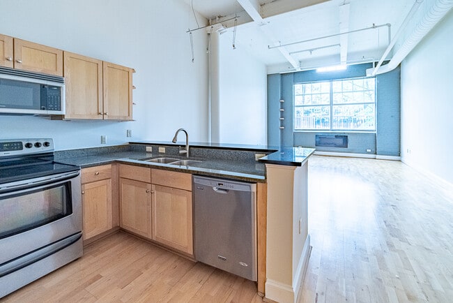 Building Photo - 306 N 26th St