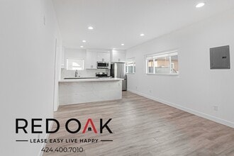 Building Photo - 608 W Hillcrest Blvd