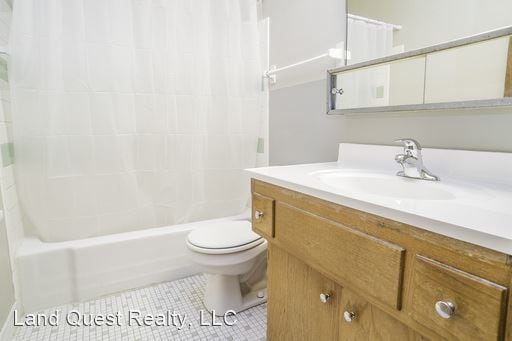 Building Photo - 1 br, 1 bath Apartment - 2501 19th St.