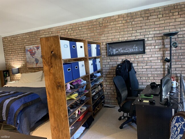 Foto del edificio - 2828 N Burling St