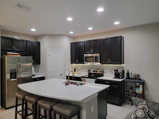 Building Photo - 10549 Oakside Dr