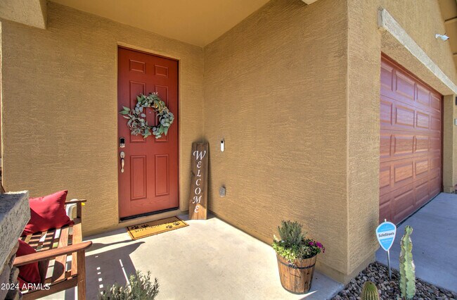 Building Photo - 4611 Greenleaf Dr