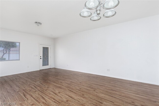 Foto del edificio - 5029 Cascade Pools Ave