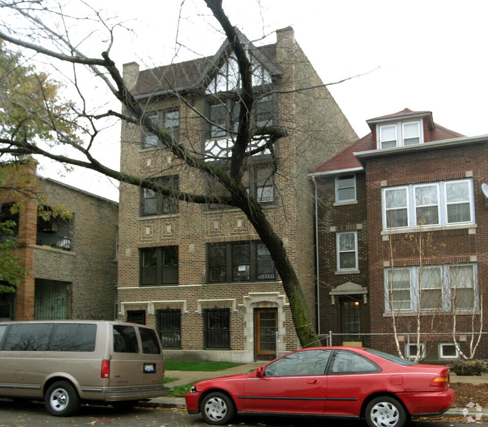 Primary Photo - 4909 N Janssen Ave