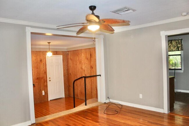 Foto del edificio - 211 Greenbrier Dr NE