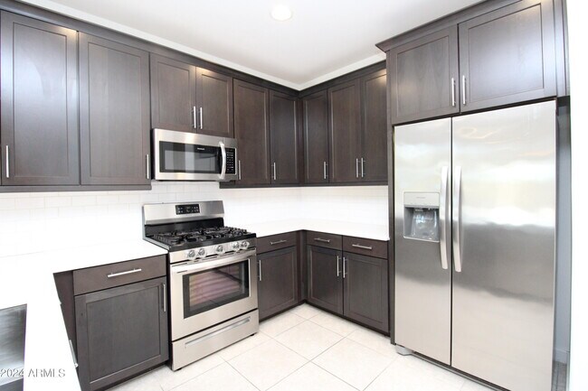 Building Photo - 5902 S Arizona Pl