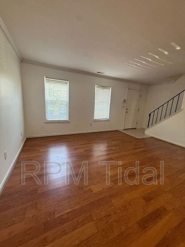 Foto del edificio - 713 Westminster Ln