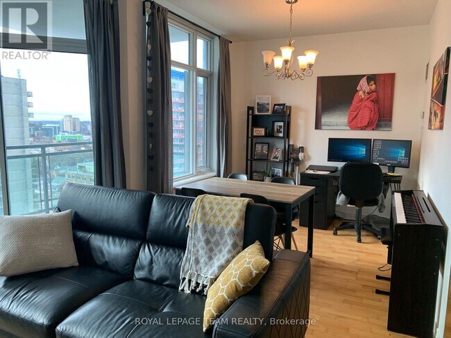 Photo du bâtiment - 570 Laurier Ave W