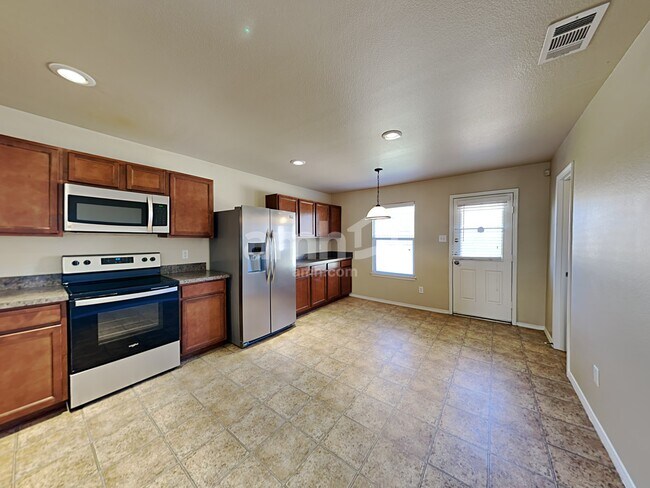 Building Photo - 501 Sundrop Drive