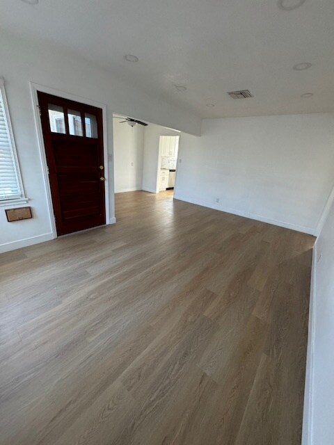 Foto del edificio - 2101 N Kenwood St