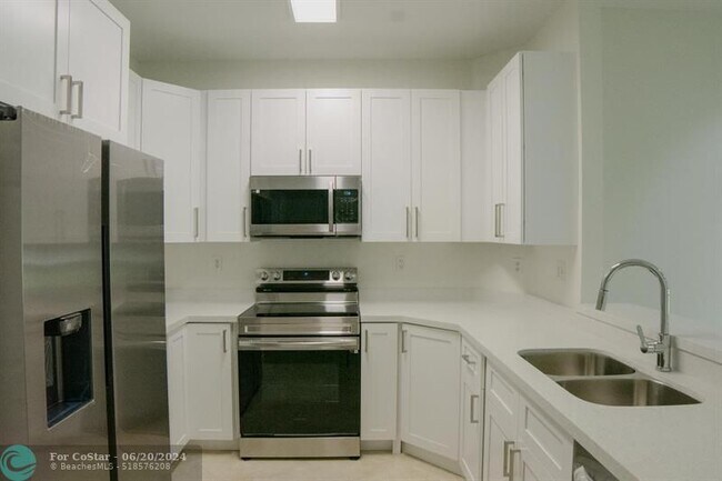 Foto del edificio - 2888 Crestwood Ter
