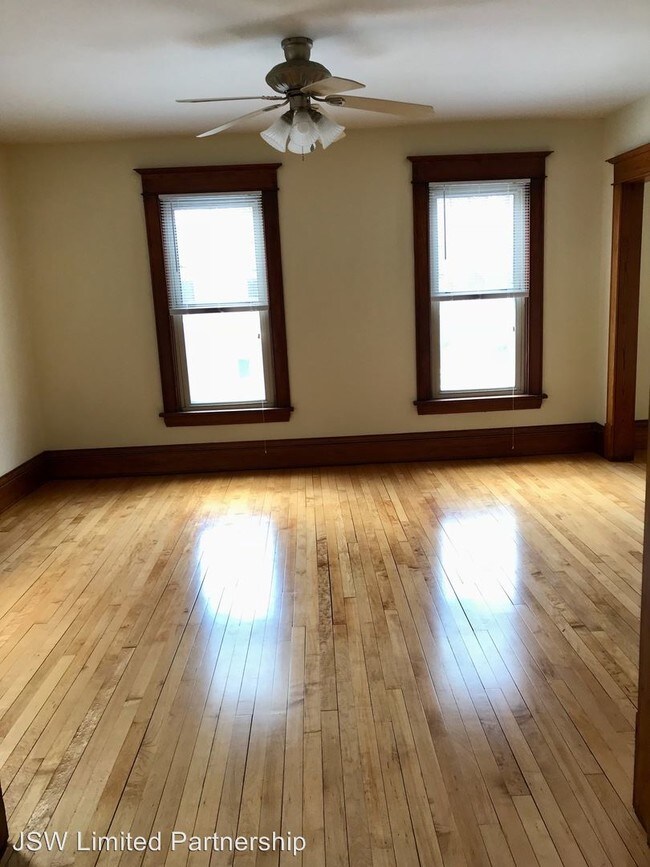 Foto del edificio - 315-317 N Paterson St