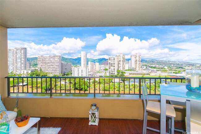 Building Photo - 2 Bed/1 Bath/1 Parking Condo - Prime Locat...