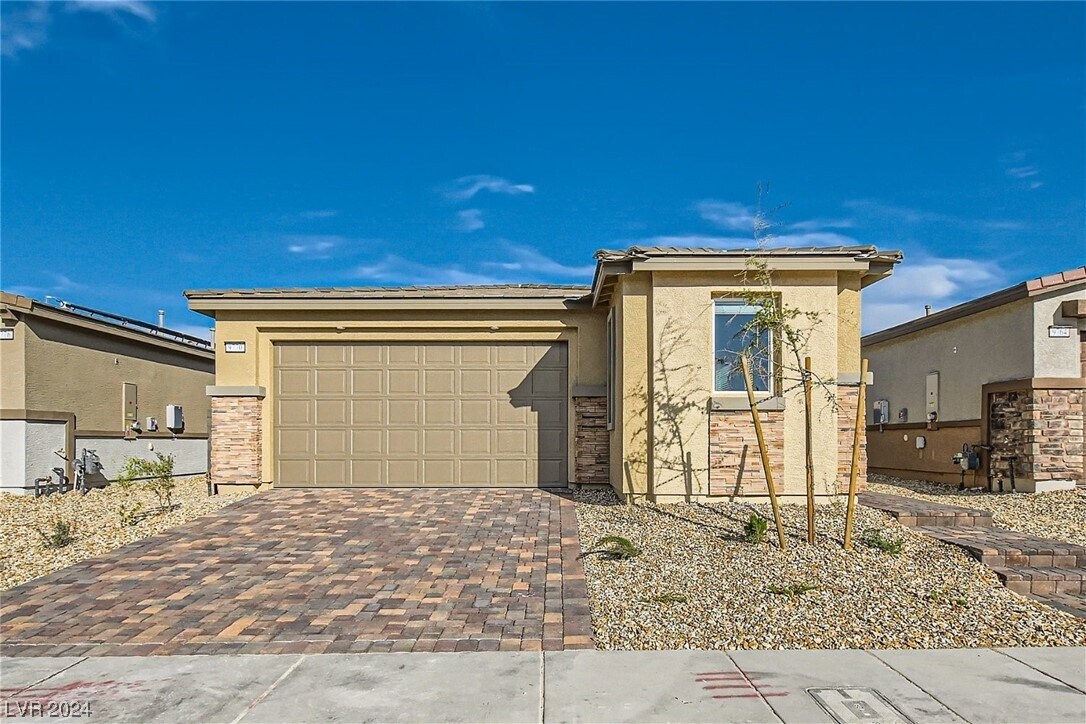 Primary Photo - 9770 Redwood Cascade St