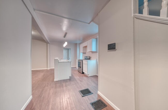 Building Photo - 1260 Parsons Ave