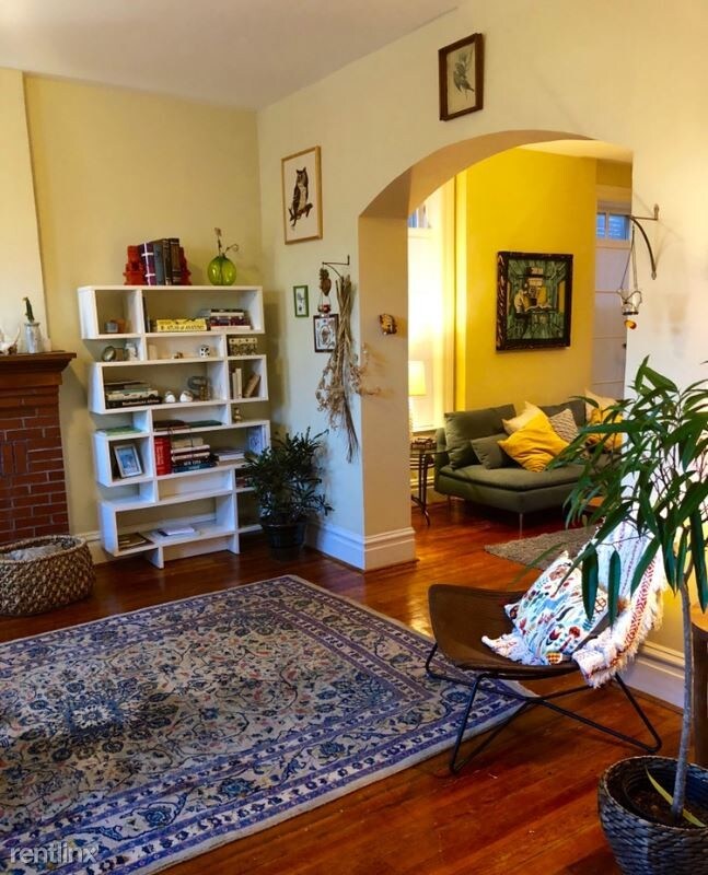 Building Photo - 3884 Juniata St