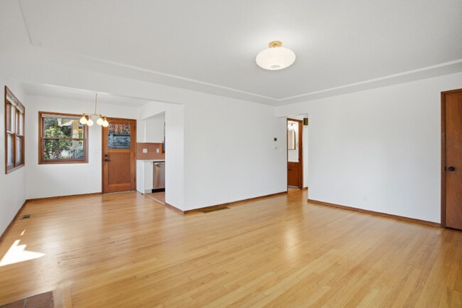 Foto del edificio - 5845 NE 30th Ave