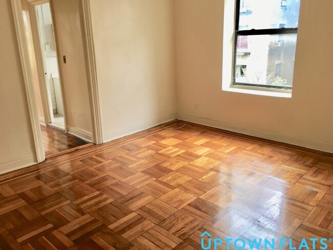 Building Photo - 150 E 18th St