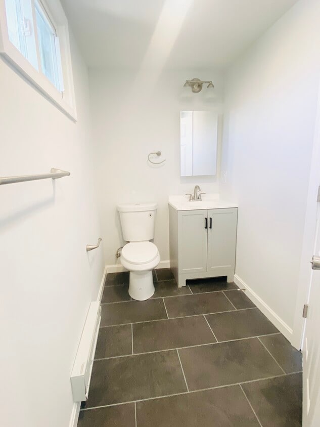 Foto principal - 48 Moulton Rd