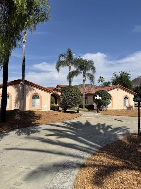 Building Photo - 1555 Willow Glen Dr