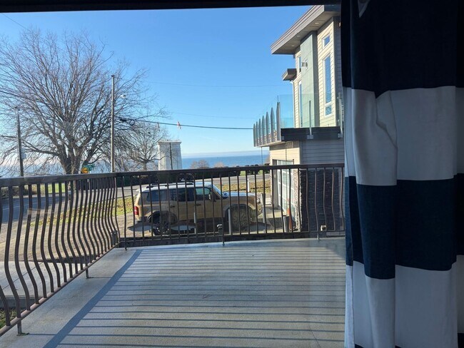 Photo du bâtiment - 168XX-168X0 0 Ave