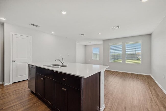 Foto del edificio - 12101 Short Leaf Path