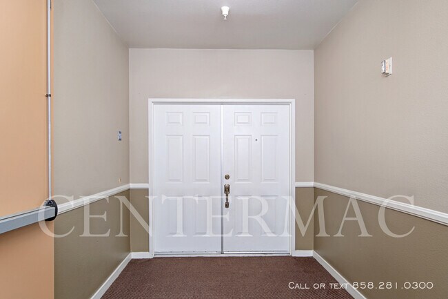 Foto del edificio - 12370 Carmel Country Rd