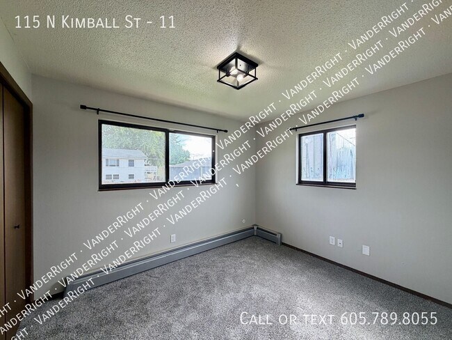 Foto del edificio - 115 N Kimball St