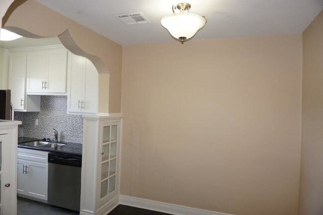 Foto del edificio - 1 Bed 1 Bath Briargate Apt Plaza District